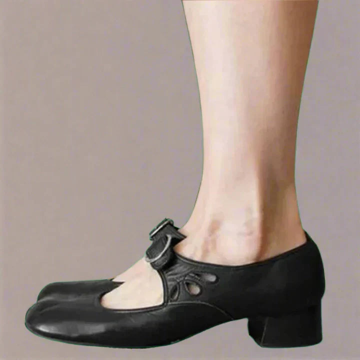 Black / 11