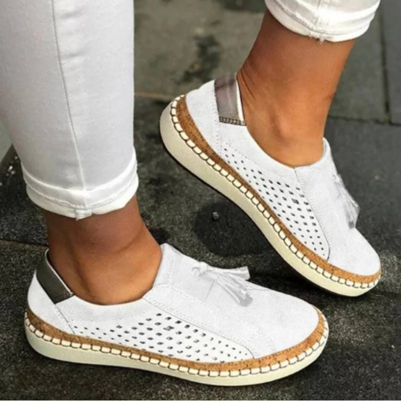White / 11