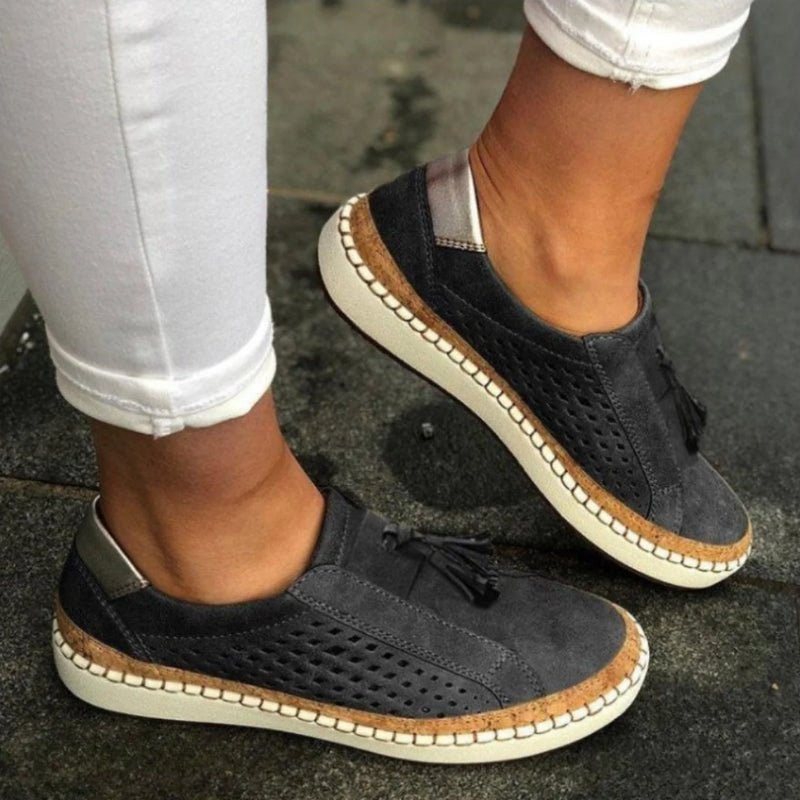 Black / 11