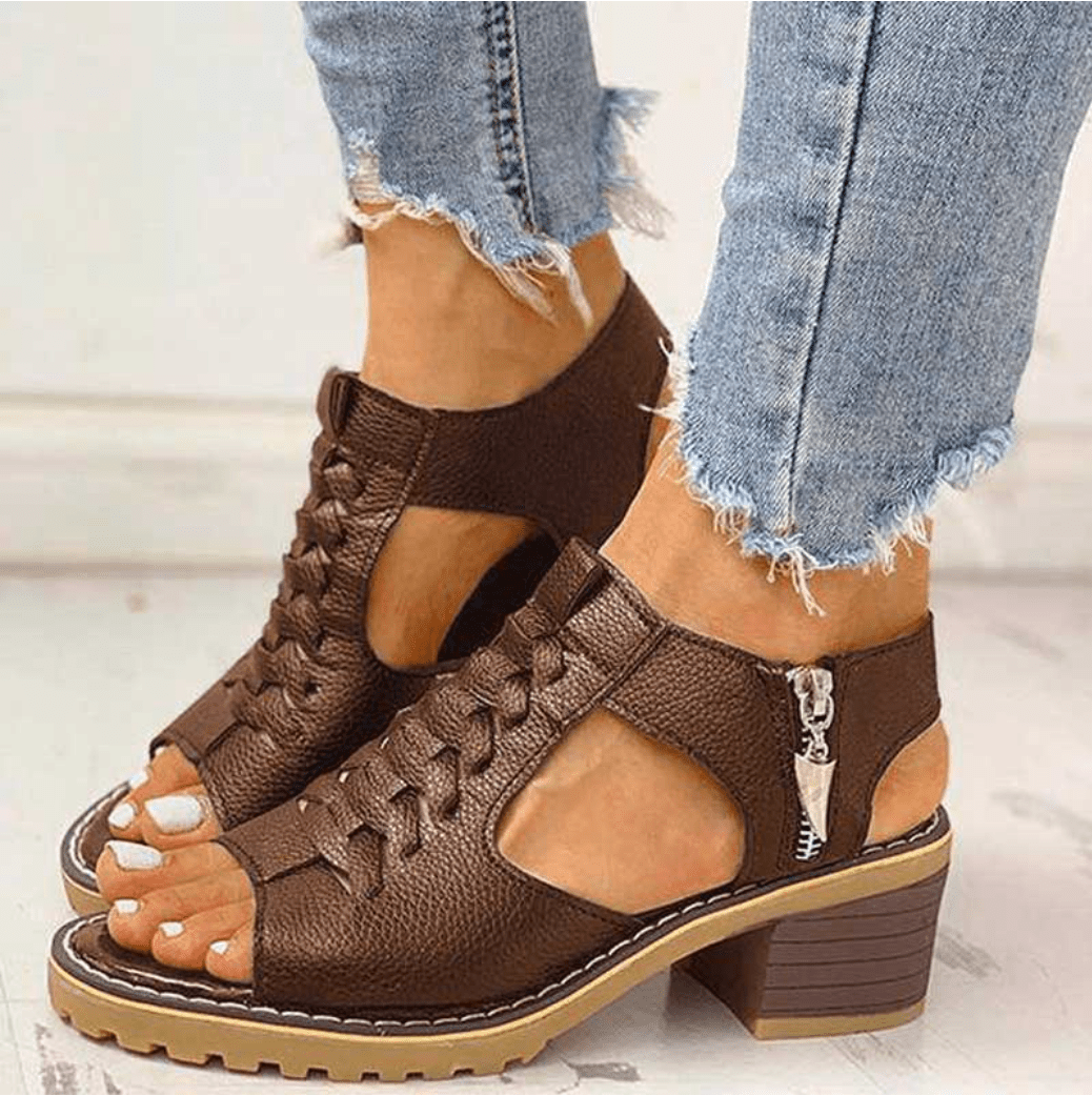 Brown / 11