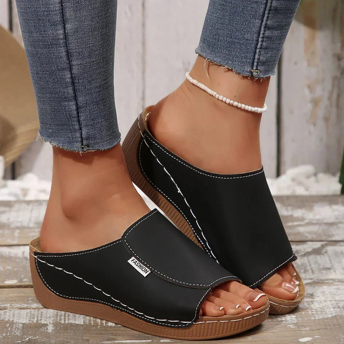 Black / 11