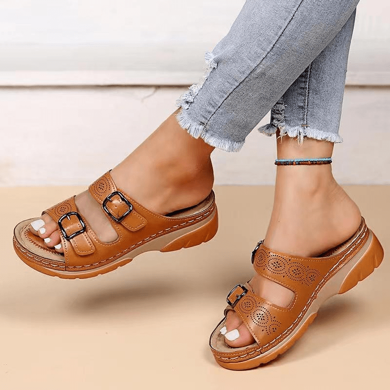 Brown / 11